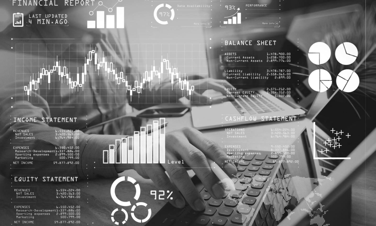 Modernes Berliner Büro mit digitalen Analysewerkzeugen